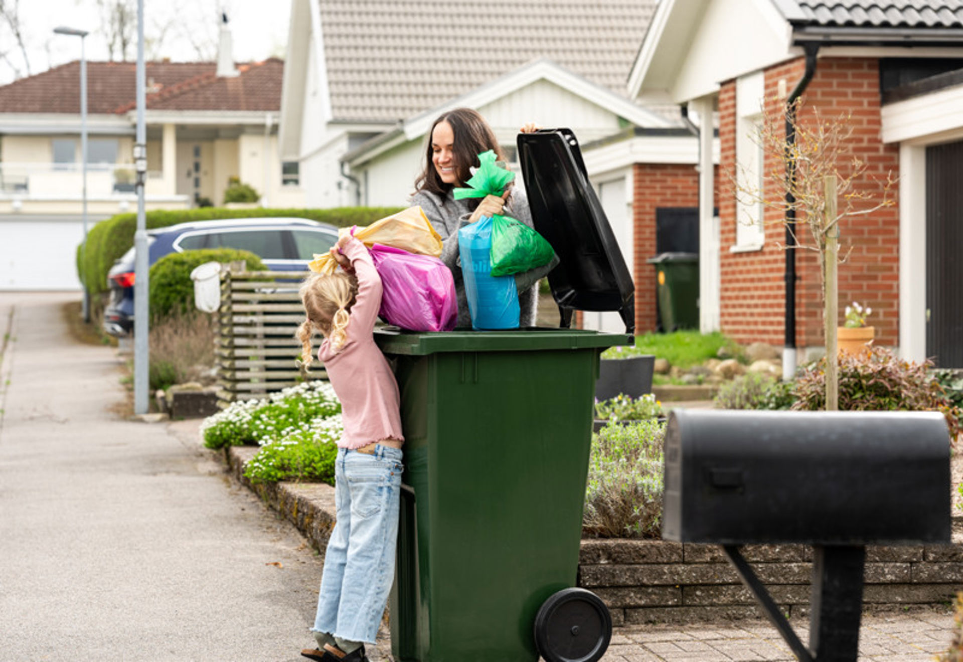 Följ färgerna – gör sopsorteringen enklare hemma!