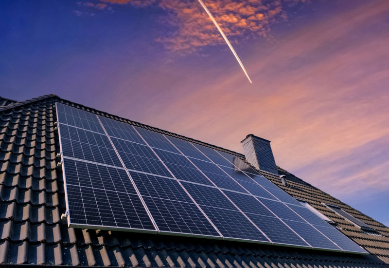 Solceller tak kv&auml;ll